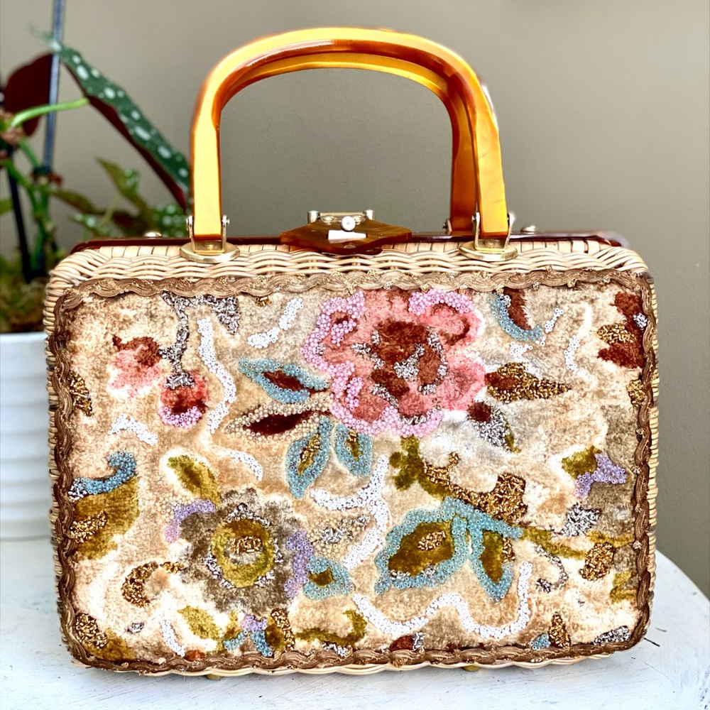 Vintage-Inspired Floral Sequin Top-Handle Bag in Beige and Pink